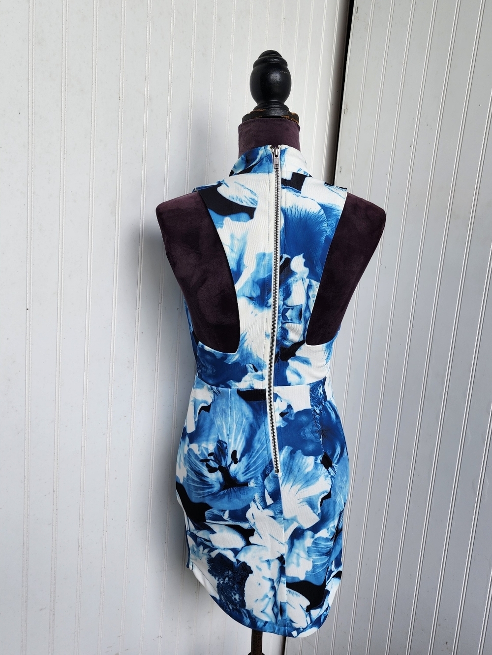 NWT Lulus Womens Budding Up Blue Floral Print Bodycon Dress  Deep V-Neck Sz S - Picture 16 of 16